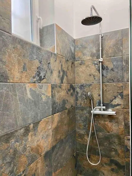 Un Petit Cocon En Plein Coeur Du 11eme Apartment